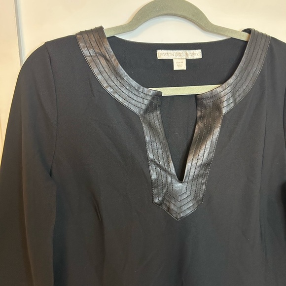 Boston Proper Black 3/4 Sleeve Faux Leather Trim Tunic Top - Picture 6 of 8